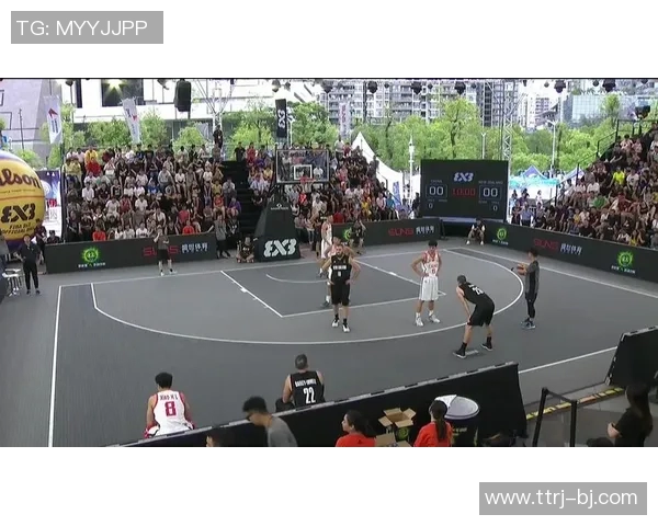 赛后分析:西安篮球队与广州篮球队速度对决的精彩瞬间与战术解析 赛后分析:西安篮球队与广州篮球队速度对决的精彩瞬间与战术解析