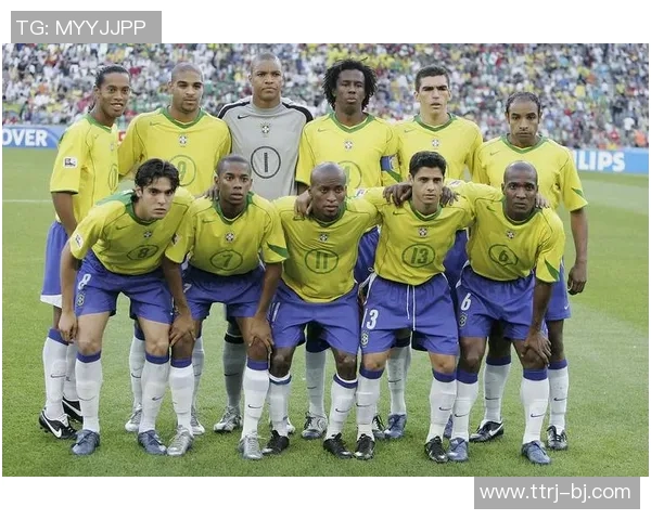 足球明星同框瞬间集锦精彩视频回顾球场传奇与友谊的完美结合 足球明星同框瞬间集锦精彩视频回顾球场传奇与友谊的完美结合