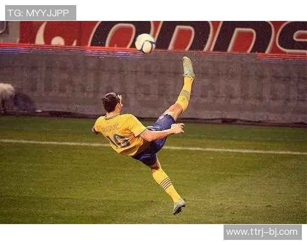 足球明星壁纸合照展现球场魅力与友谊的完美瞬间