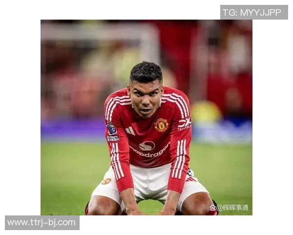 足球明星对阵曼联精彩比分回顾与赛季表现分析