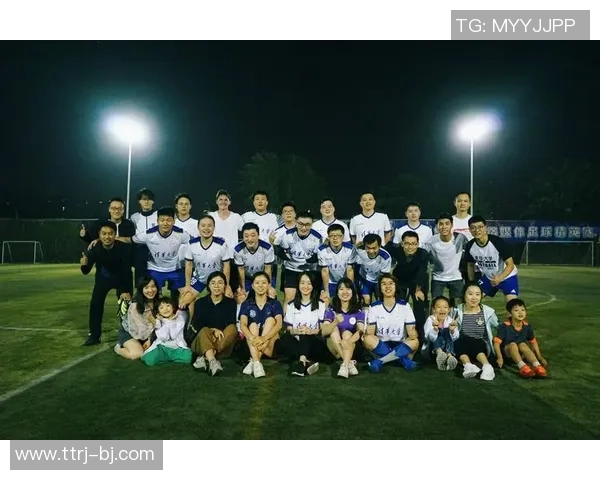 足球明星携手抗疫发声传递希望与团结的感人视频