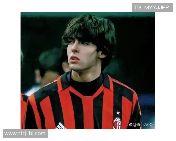 足球明星的辉煌瞬间与传奇时刻回顾展现他们的巅峰表现与不朽记忆