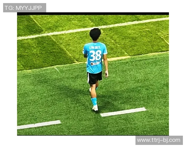 足球明星的粉丝明星背后的故事与他们的精彩人生揭秘