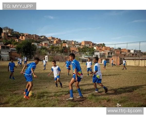 足球明星精彩瞬间集锦小视频带你领略绿茵场上的绝技与风采