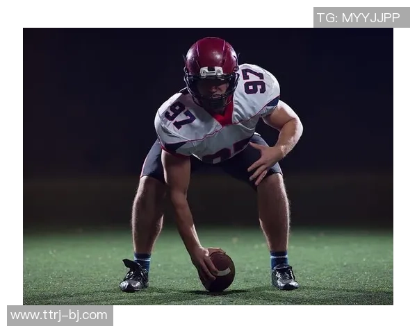 足球明星精彩瞬间头部特写展现运动魅力与激情的完美结合