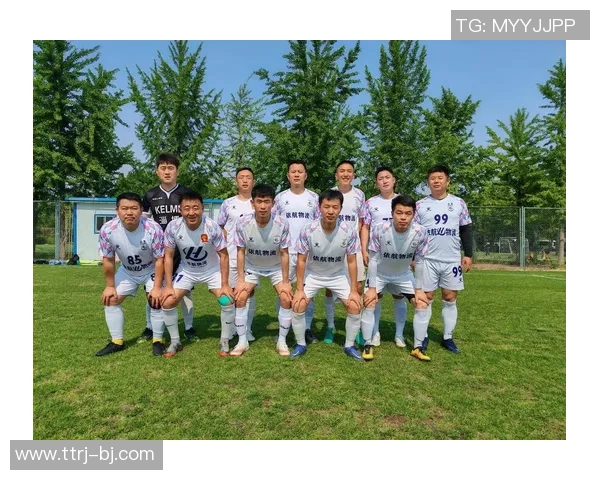 足球明星背景板拍照技巧与创意分享让你的照片更具魅力与个性 足球明星背景板拍照技巧与创意分享让你的照片更具魅力与个性